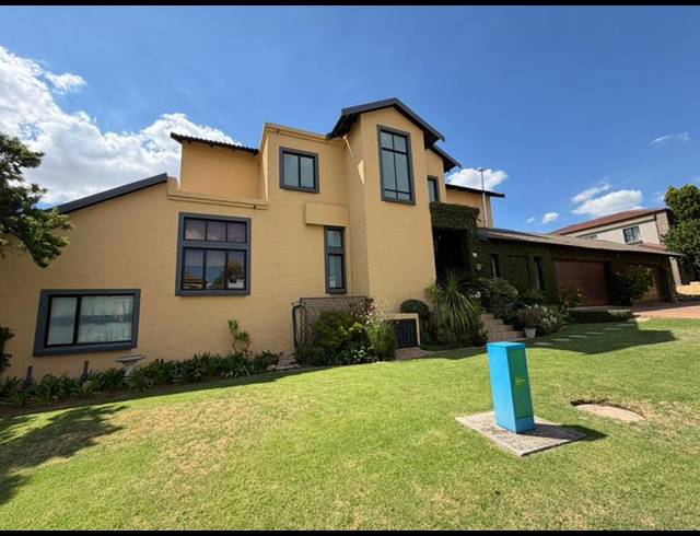 4 BEDROOM HOUSE FOR SALE IN BLUE VALLEY GOLF ESTATE